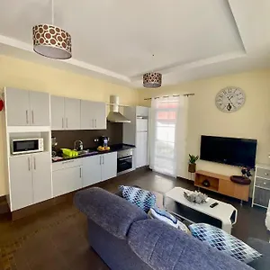 https://vivienda-vacacional-la-candelaria.in-canary-islands.com
